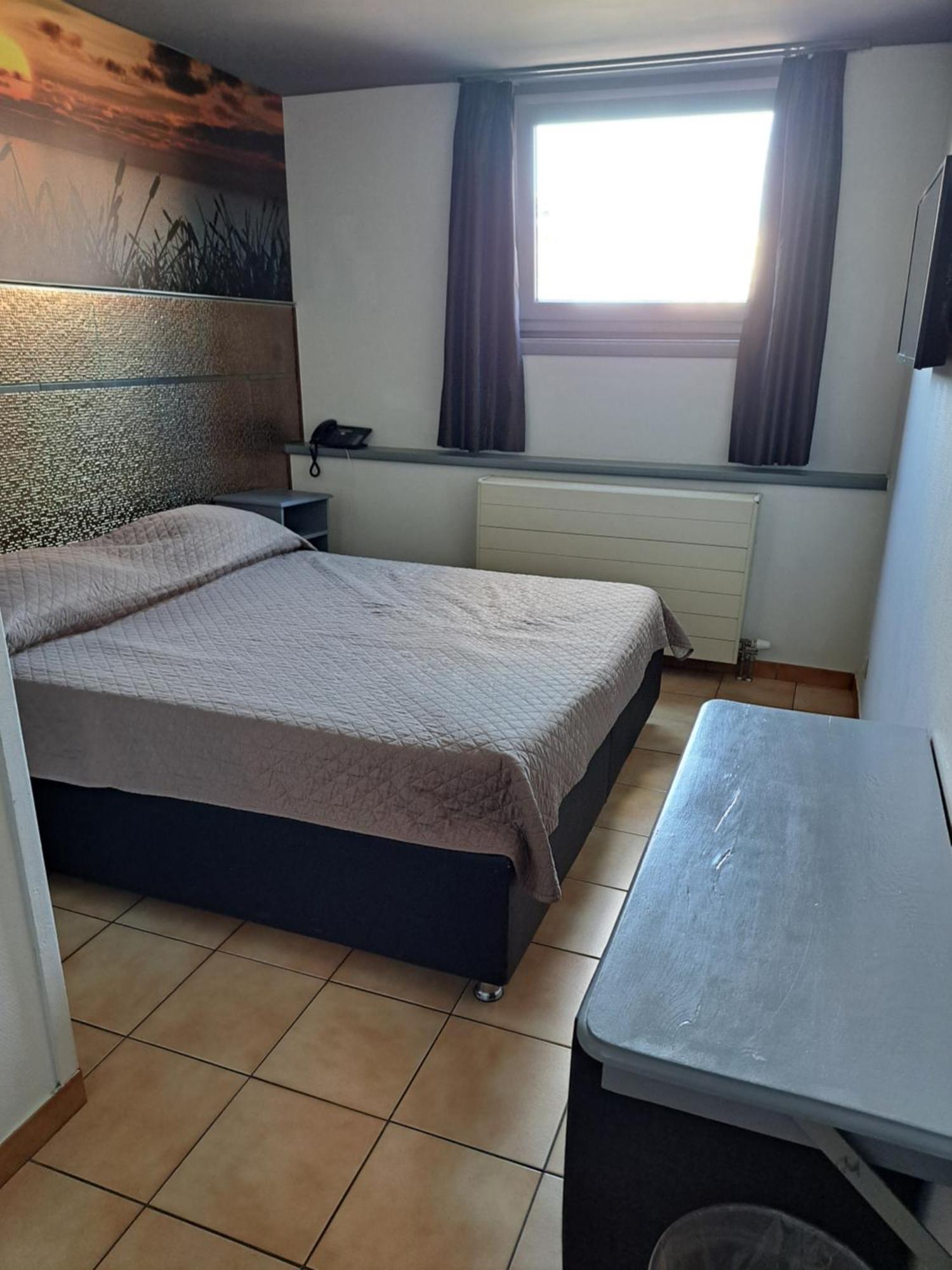 Le New Matinal Hotel La Louviere Luaran gambar
